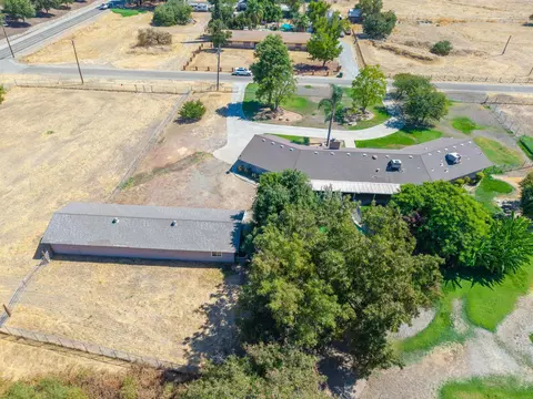 View/Area - 10763 E Ashlan Ave, Sanger, CA 93657 photo 14 of 17