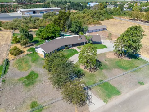 View/Area - 10763 E Ashlan Ave, Sanger, CA 93657 photo 3 of 17