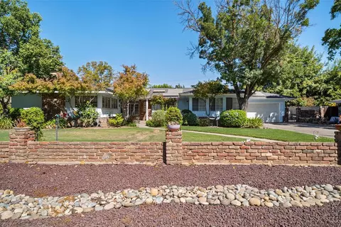 1236 W Scott Ave, Fresno, CA 93711