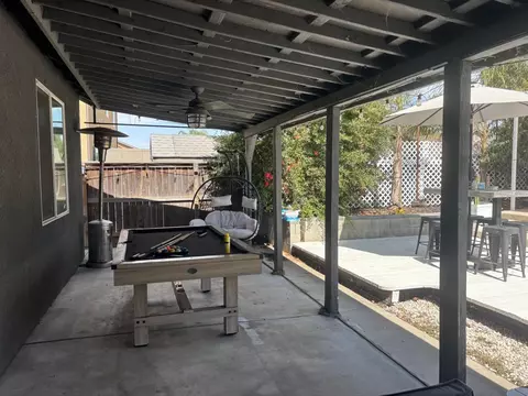 Exterior - 976 Heather Ave, Dinuba, CA 93618 photo 6 of 7
