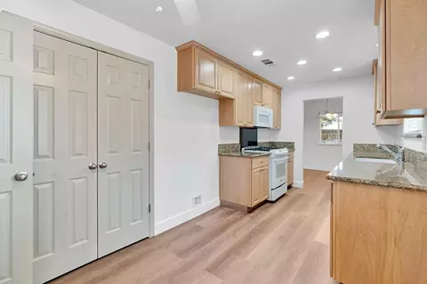 Kitchen - 94 N Baron, Clovis, CA 93612 photo 5 of 5