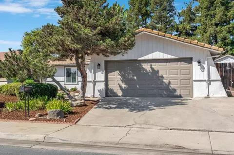 Exterior - 94 N Baron, Clovis, CA 93612 photo 2 of 10