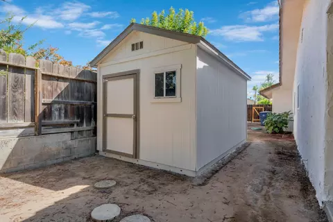 Exterior - 94 N Baron, Clovis, CA 93612 photo 9 of 10
