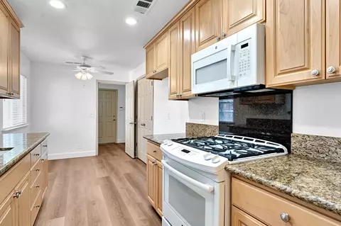 Kitchen - 94 N Baron, Clovis, CA 93612 photo 3 of 5