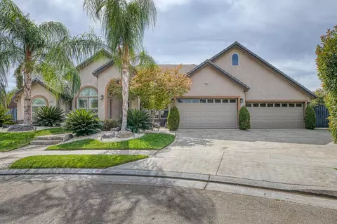 5651 N Caspian Ave, Fresno, CA 93723