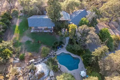 View/Area - 21197 Tollhouse Rd, Clovis, CA 93619 photo 2 of 7