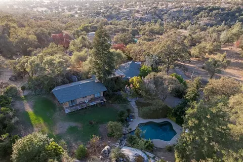 View/Area - 21197 Tollhouse Rd, Clovis, CA 93619 photo 1 of 7