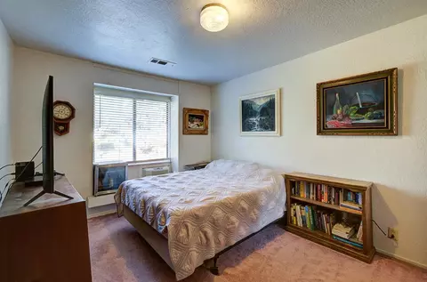 Bedroom - 21197 Tollhouse Rd, Clovis, CA 93619 photo 5 of 6