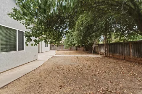 Exterior - 4769 N Emerald Peak Dr, Clovis, CA 93619 photo 4 of 6