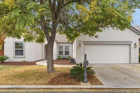 Exterior - 4769 N Emerald Peak Dr, Clovis, CA 93619 photo 1 of 6