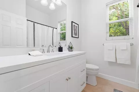 Bath - 4769 N Emerald Peak Dr, Clovis, CA 93619 photo 2 of 3