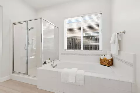 Bath - 4769 N Emerald Peak Dr, Clovis, CA 93619 photo 1 of 3