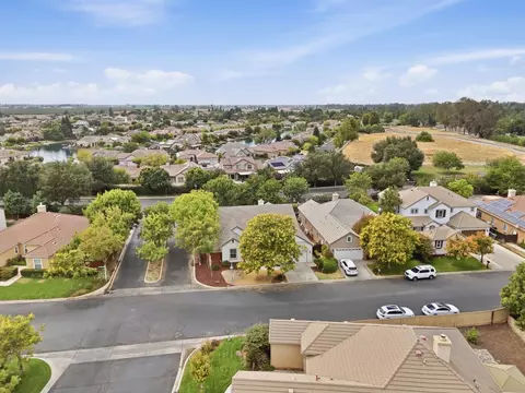 View/Area - 4769 N Emerald Peak Dr, Clovis, CA 93619 photo 4 of 13