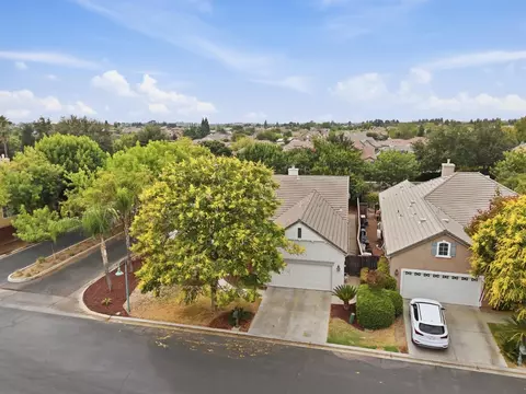 View/Area - 4769 N Emerald Peak Dr, Clovis, CA 93619 photo 2 of 13