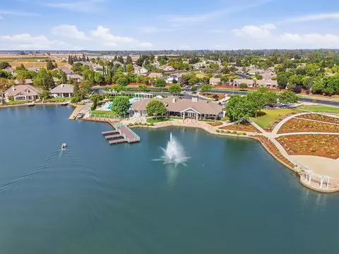View/Area - 4769 N Emerald Peak Dr, Clovis, CA 93619 photo 8 of 13