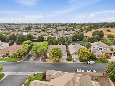 View/Area - 4769 N Emerald Peak Dr, Clovis, CA 93619 photo 3 of 13