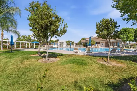 Exterior - 4769 N Emerald Peak Dr, Clovis, CA 93619 photo 6 of 6