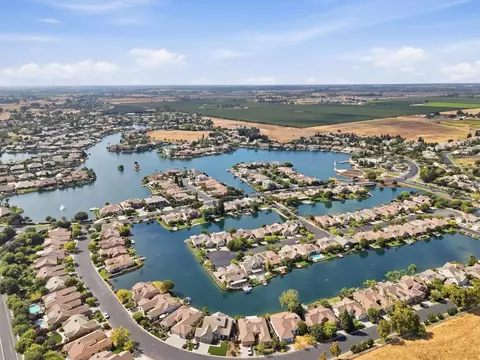 View/Area - 4769 N Emerald Peak Dr, Clovis, CA 93619 photo 12 of 13