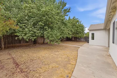Exterior - 4769 N Emerald Peak Dr, Clovis, CA 93619 photo 3 of 6