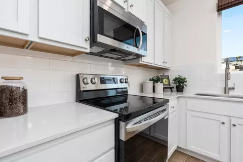 6752 E Cresthaven Dr, Fresno, CA 93727 photo 15