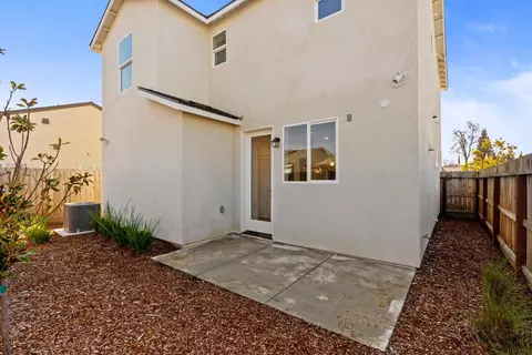 6692 E Cresthaven Dr, Fresno, CA 93727 photo 34
