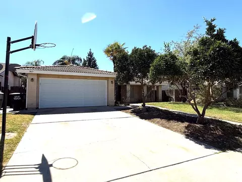 Exterior - 2807 E Norman, Visalia, CA 93292 photo 4 of 8