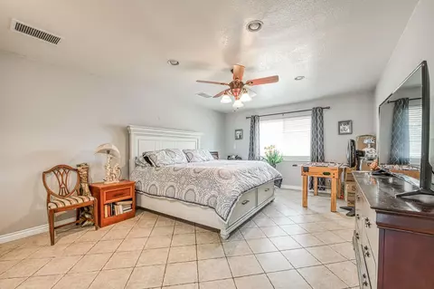 Bedroom - 34786 Avenue 15, Madera, CA 93636 photo 3 of 5