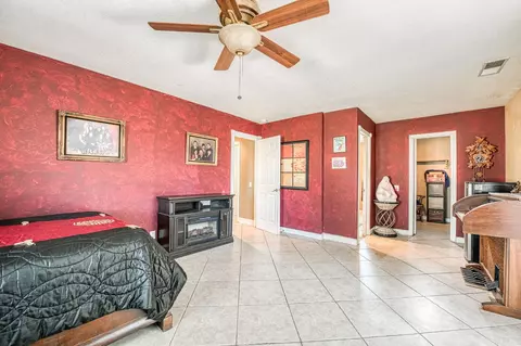 Bedroom - 34786 Avenue 15, Madera, CA 93636 photo 2 of 5