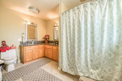 Bath - 34786 Avenue 15, Madera, CA 93636 photo 1 of 5