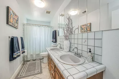 Bath - 34786 Avenue 15, Madera, CA 93636 photo 5 of 5