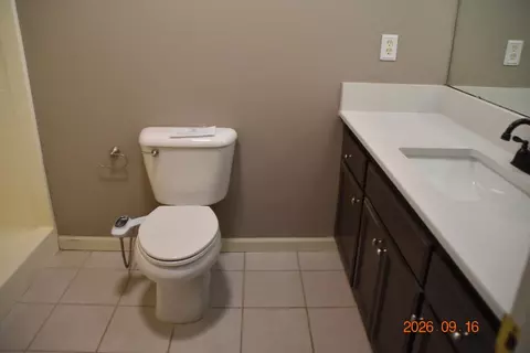 Bath - 3965 E Marcus Ave, Friant, CA 93626 photo 2 of 2