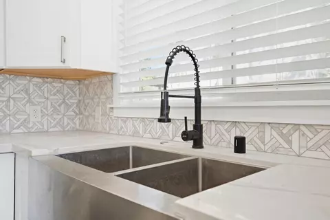 Kitchen - 2111 Stillman St, Selma, CA 93662 photo 3 of 6