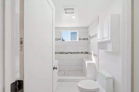 Bath - 2111 Stillman St, Selma, CA 93662 photo 5 of 6