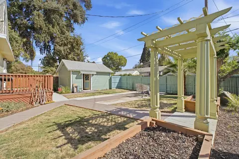 Exterior - 2111 Stillman St, Selma, CA 93662 photo 11 of 13