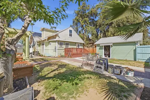 Exterior - 2111 Stillman St, Selma, CA 93662 photo 10 of 13