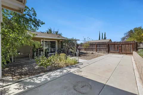 Exterior - 1301 Kennedy, Madera, CA 93638 photo 9 of 13