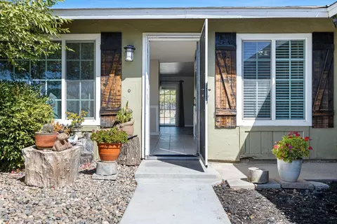 Entry Way - 1301 Kennedy, Madera, CA 93638 photo 1 of 3