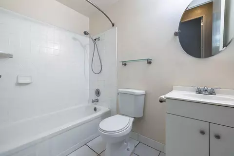 Bath - 1301 Kennedy, Madera, CA 93638 photo 1 of 2
