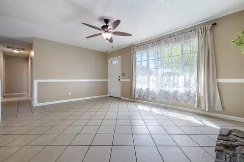Living - 1301 Kennedy, Madera, CA 93638 photo 3 of 6
