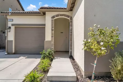 Exterior - 310 Talus Way S, Madera, CA 93636 photo 4 of 7