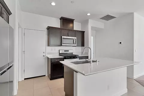 Kitchen - 310 Talus Way S, Madera, CA 93636 photo 3 of 6