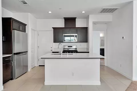 Kitchen - 310 Talus Way S, Madera, CA 93636 photo 2 of 6