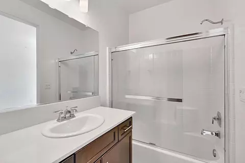 Bath - 310 Talus Way S, Madera, CA 93636 photo 2 of 2