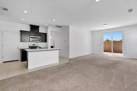 Living - 310 Talus Way S, Madera, CA 93636 photo 2 of 3