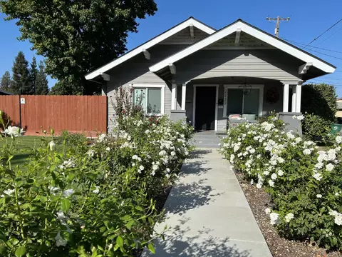 2233 14th Ave, Kingsburg, CA 93631