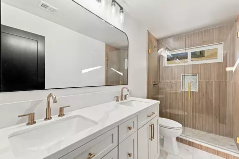 Bath - 26882 Road 400, Madera, CA 93636 photo 4 of 4