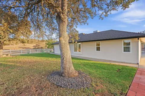 Exterior - 26882 Road 400, Madera, CA 93636 photo 9 of 14