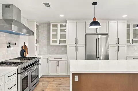 Kitchen - 26882 Road 400, Madera, CA 93636 photo 2 of 6
