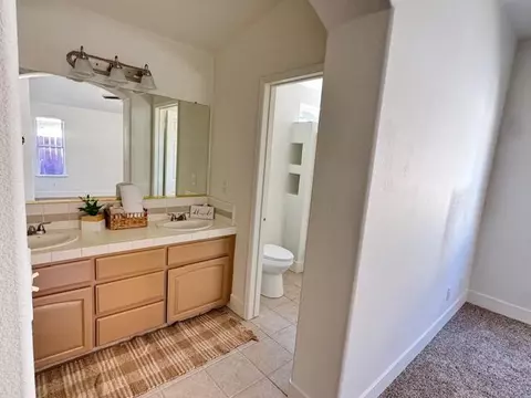 Bath - 14498 W G St, Kerman, CA 93630 photo 3 of 3