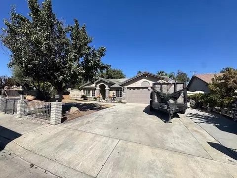 Exterior - 14498 W G St, Kerman, CA 93630 photo 2 of 2